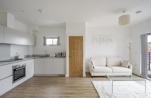 Chelmsford House | Modern apartment in Chelmsford city Long Stays Welcome
