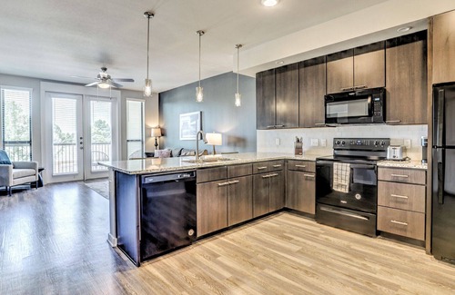 Rosenberg Apartment | Modern Apartment in Prime Location (ID7144X06)