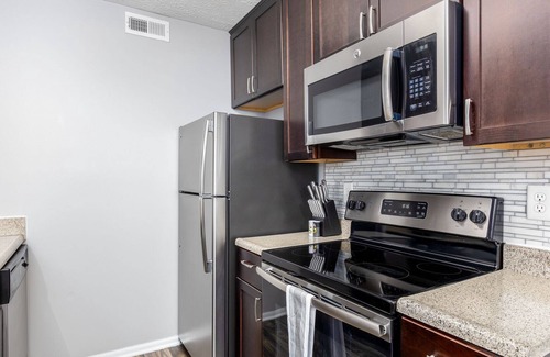 Lewis Center Apartment | Modern Apartment in Prime Location (ID9104X76)