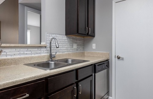 Lewis Center Apartment | Modern Apartment in Prime Location (ID7750X07)