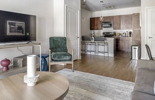 Simsbury Apartment | Modern Apartment in Prime Location (ID8044X07)