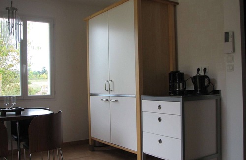 Segonzac Villa | Modern Apartment in Segonzac with Swimming Pool