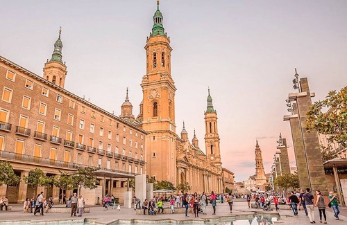 Zaragoza Old Town Apartment | Modern apartment in the historic center !