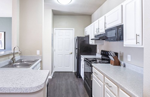 Fort Wayne Apartment | Modern Apartment in Prime Location (ID8693X2)