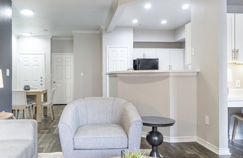 Lewisville Apartment | Modern Apartment in Prime Location (ID9398X92)