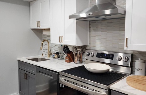 Eckington Apartment | Modern Apartment in Prime NE DC