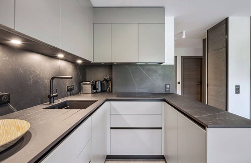 Le Praz Apartment | Modern Apartment Near Slopes with Parking, WiFi, and Ski Locker in Courchevel Le Praz
