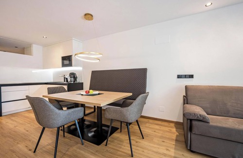 Bressanone Apartment | Modern Apartment "Nice 2" with Balcony in the Center of Bressanone/Brixen