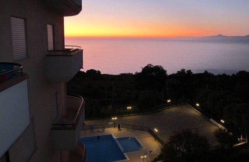 Vibo Valentia Apartment | Modern apartment with beautiful sea views and swimming pool.