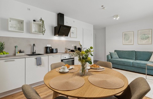 Bielefeld Apartment | Modern Apartment with Balcony & Free Parking in Top Location