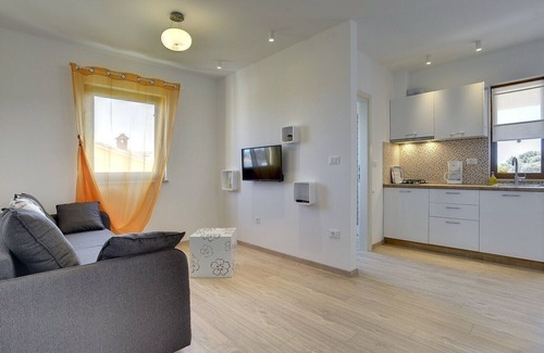 Vinkuran Apartment | Modern apartment with access to balcony including sea view