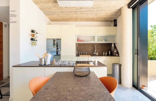 Biot Apartment | Modern Apartment With Private Swimming Pool