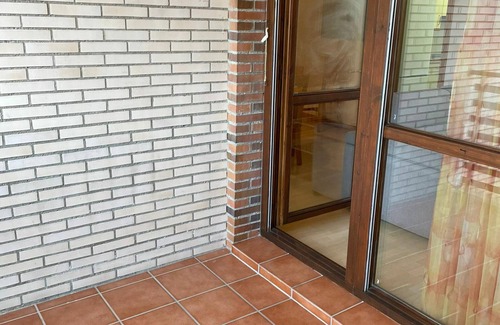 Jaca Apartment | Modern Apartment with Terrace and Pool in Jaca