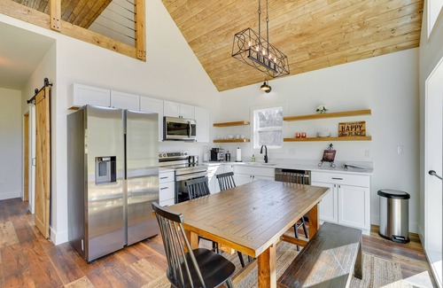 Dryden House | Modern Appalachian Vacation Rental w/River Access
