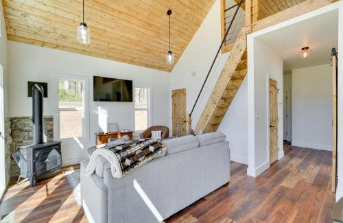Dryden House | Modern Appalachian Vacation Rental with River Access