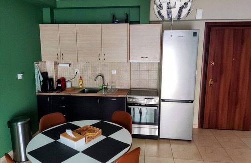 Thessaloniki Apartment | Modern Apt 1 + Parking (Pay), 100m from Metro
