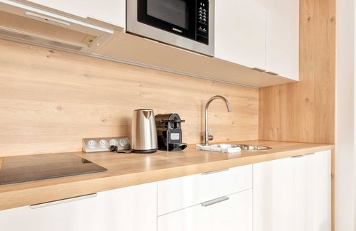 Champigny-sur-Marne Apartment | Modern Apt with Balcony-6P-Close to Disney/Paris