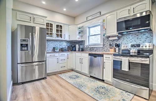 Lagoon Heights Apartment | Modern Apt Near Marthas Vineyard Beaches!