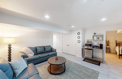 Commerce City Apartment | Modern apt near parks/dining/groceries with AC & WiFi - 11 mi. from DIA/DEN