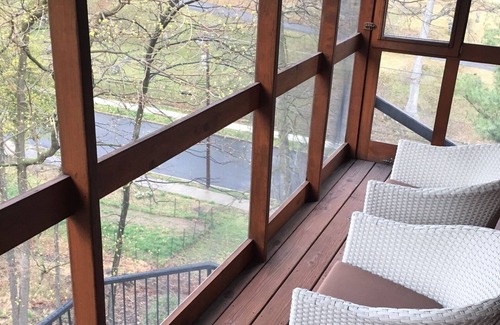 Cumberland House | Modern artful charm in West Side: 2 BR 2 BA, historic tranquil setting