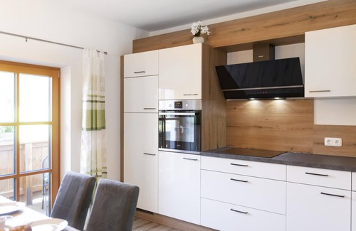 Schwoich Apartment | Modern attic apartment on a farm