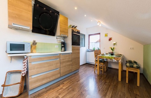 Konigheim Apartment | Modern attic holiday apartment (68 sqm) on the edge of the lovely Tauber Valley