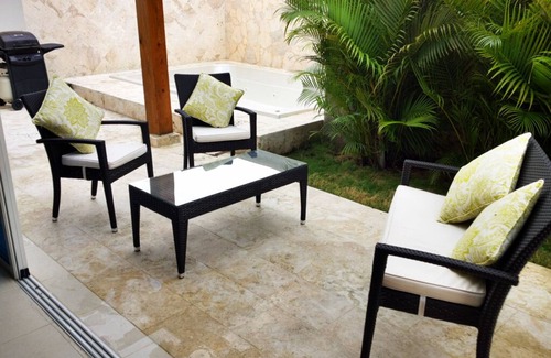 Viejo Arroyo Hondo House | Modern beach house in Juan Dolio Beach
