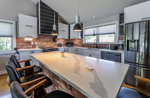 Somers Point House | Modern Beach House Retreat in Prime Somers Point Location!