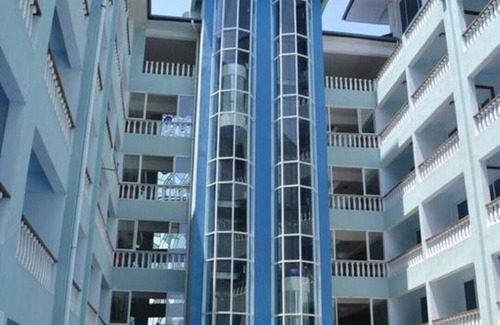 Bamburi Apartment | Modern Beach Studio Apartment with Air-conditioned and a Balcony