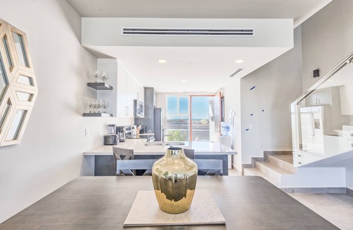 La Choya House | Modern Beachfront Retreat 2 King Suites +
