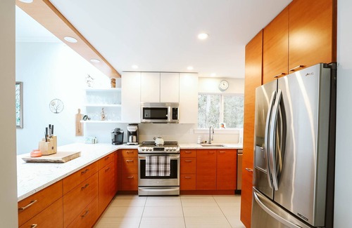 Yellow Point Condo | Modern Beachfront 2 Bedroom Condo with Amazing Views