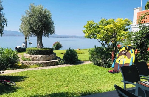 Malakonta House | Modern Beachfront Apartment in Lilantia – Pool, 2BR/2BA, Near Eretria