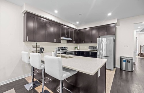Lakeview House | Modern Beautiful Home w/Private Patio and Balcony