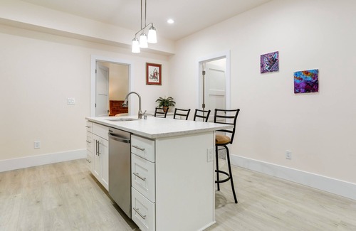 Northwest Bellevue House | Modern Bellevue Home: 10 Mi to Downtown Seattle!
