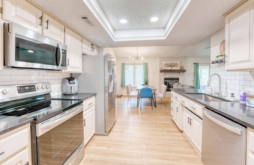 Bentonville House | Modern Bentonville Retreat - Sleeps 6, Near Trails!