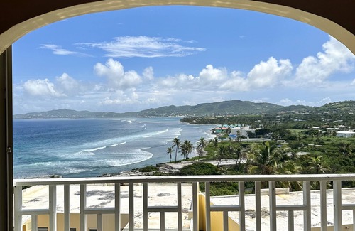 La Grande Princesse Condo | Modern & Breezy Condo in Beautiful Complex