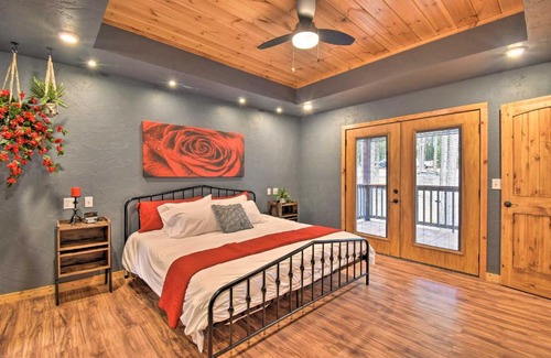 Broken Bow House | Modern Broken Bow Cabin Large Deck, BBQ and Pergola