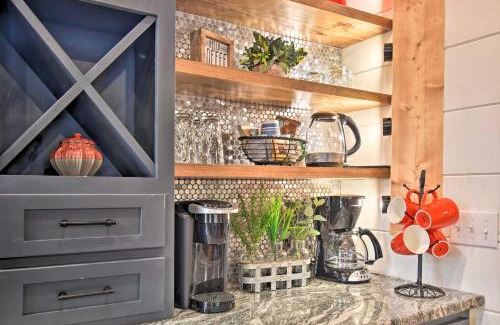 Broken Bow House | Modern Broken Bow Cabin Large Deck, BBQ and Pergola