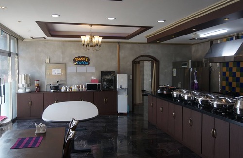 Gumi Hotel | Modern Business Hotel