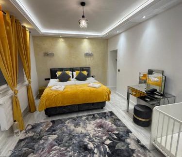 Historic Center Apartment | Modern by F and M