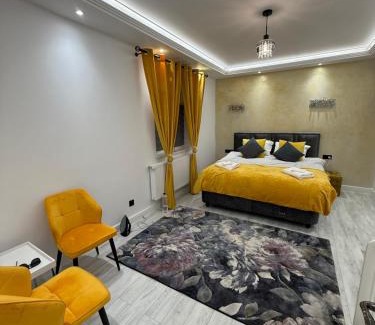 Historic Center Apartment | Modern by F and M