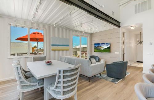 Shibui Sands House | Modern by the Sea Red ES1518