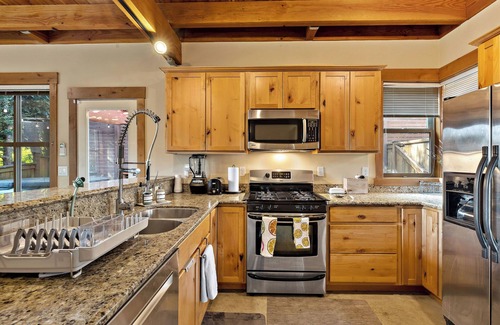 Judkins Park House | Modern Cabin Style + Deck, Central District