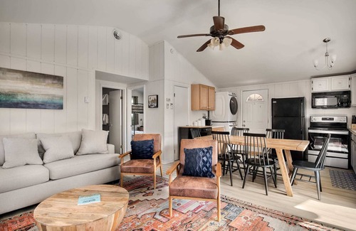 Sleepy Hollow Ski Chalet | Modern Cabin w Hot Tub, Wifi & Huge Deck!