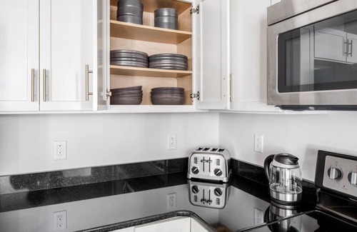 North Cambridge Apartment | Modern Cambridge 2BR w/W/D, Private access to Linear Park by Blueground
