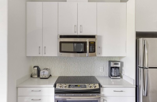 Cambridgeport Apartment | Modern Cambridgeport 1BR w/W/D, near MIT, by Blueground