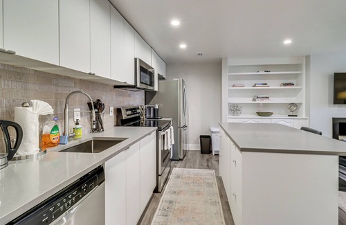 Logan Circle Apartment | Modern & Central Apartment in the Heart of DC!
