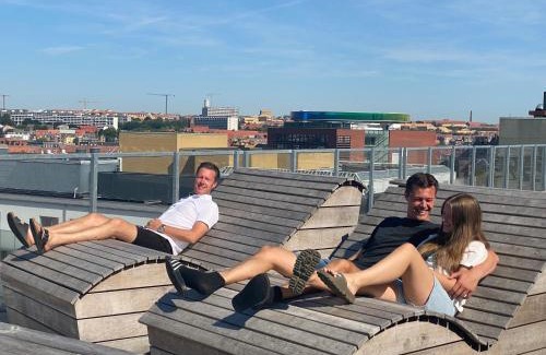 Midtbyen Apartment | Modern Central Apt with Rooftop, Privat Balcony, & Free Parking,next to Aarhus Attractions