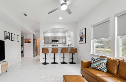 Foster Heights House | Modern Central East Austin 4BR Gem