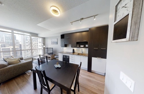 Woburn Apartment | Modern Central Studio Condo in DT Toronto